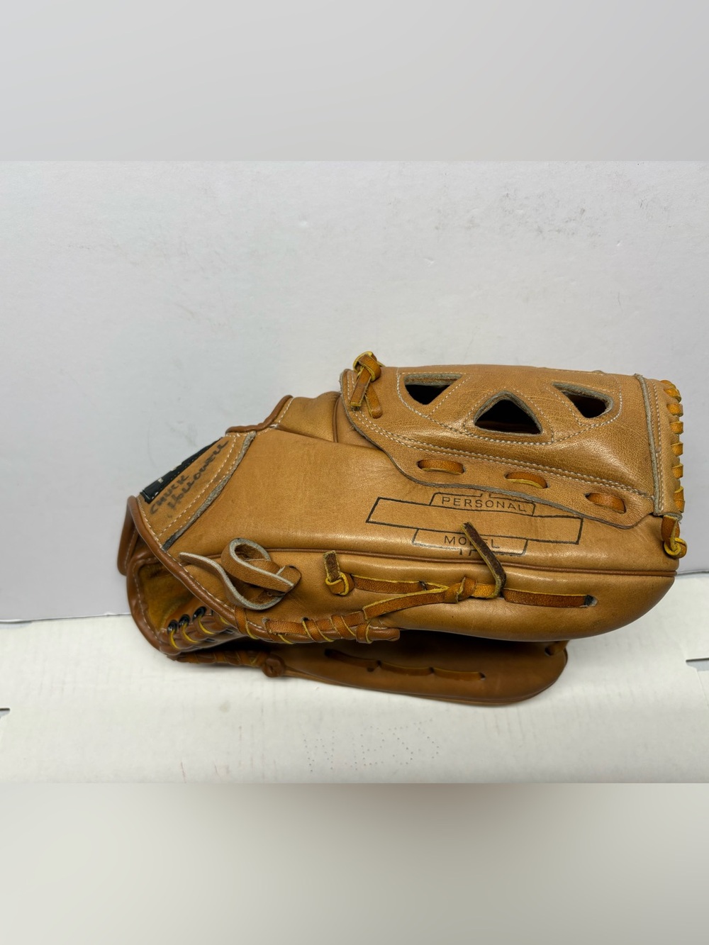 MacGregor 555 Leather Baseball Glove Tommy Helms  11” Right Leather Is MINT!